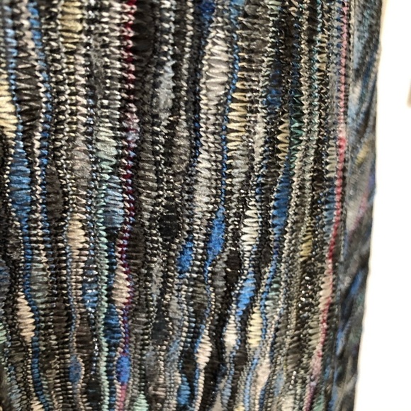 Beautiful vest with metallic threading, XL - Picture 2 of 3